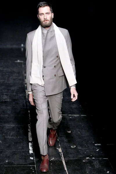 Look 2